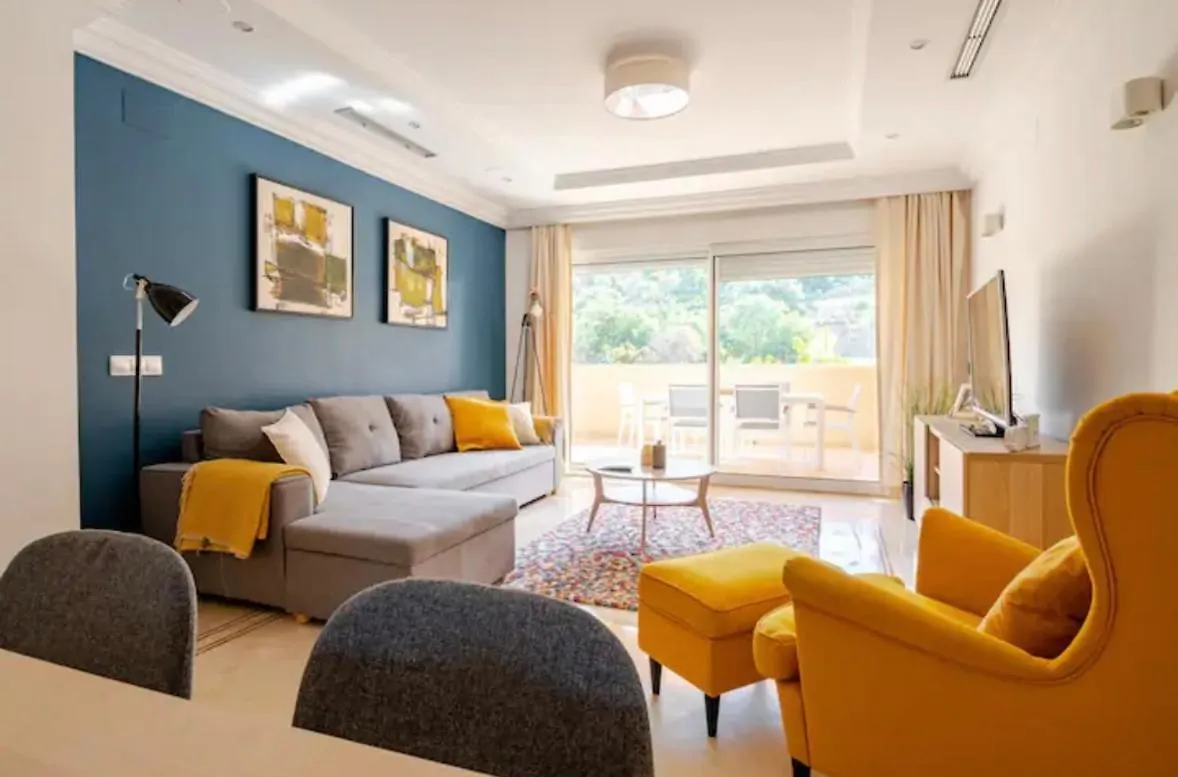 Luxury 2 Bedroom Apartment, Close To The Sea And The Golf Course, Aloha Hills Club Property Marbella
