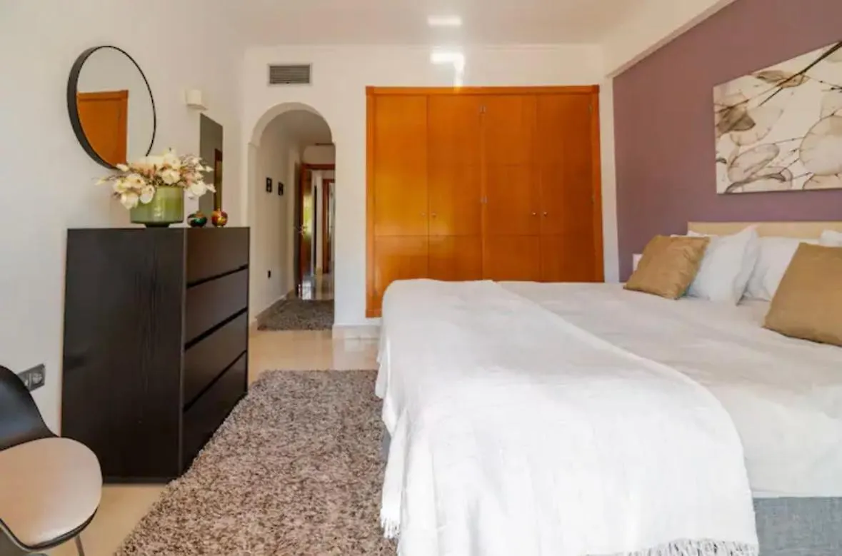Luxury 2 Bedroom Apartment, Close To The Sea And The Golf Course, Aloha Hills Club Property Marbella Apartment