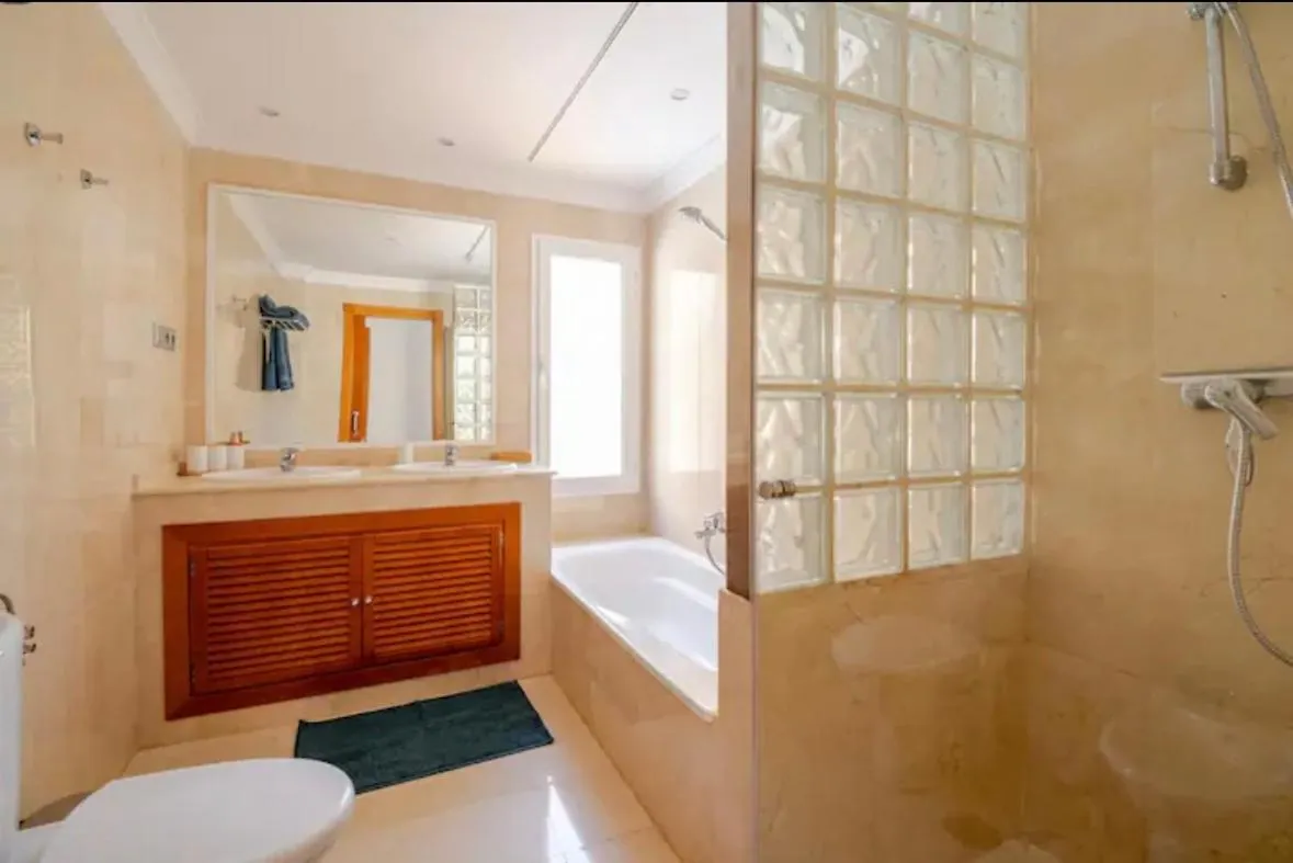 Luxury 2 Bedroom Apartment, Close To The Sea And The Golf Course, Aloha Hills Club Property Marbella Apartment