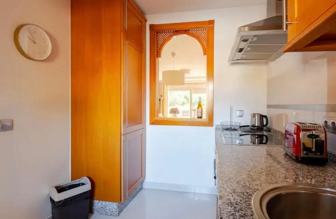 Luxury 2 Bedroom Apartment, Close To The Sea And The Golf Course, Aloha Hills Club Property Marbella